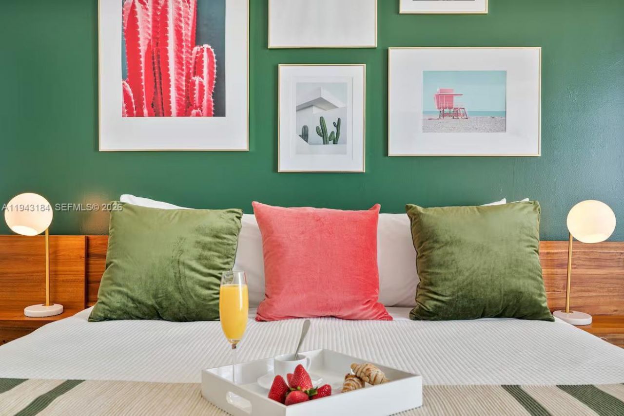 2889 Mcfarlane Rd, Unit 1614, Miami, FL 33133 Photo