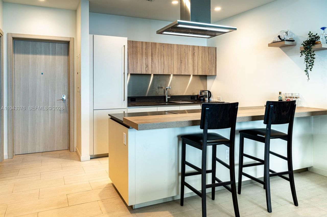 1000 Brickell Plz, Unit 1806, Miami, FL 33131 Photo