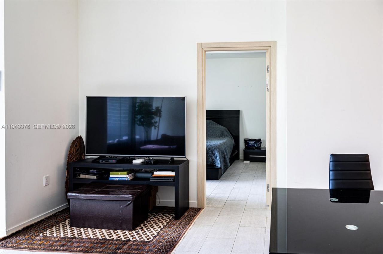 1000 Brickell Plz, Unit 1806, Miami, FL 33131 Photo