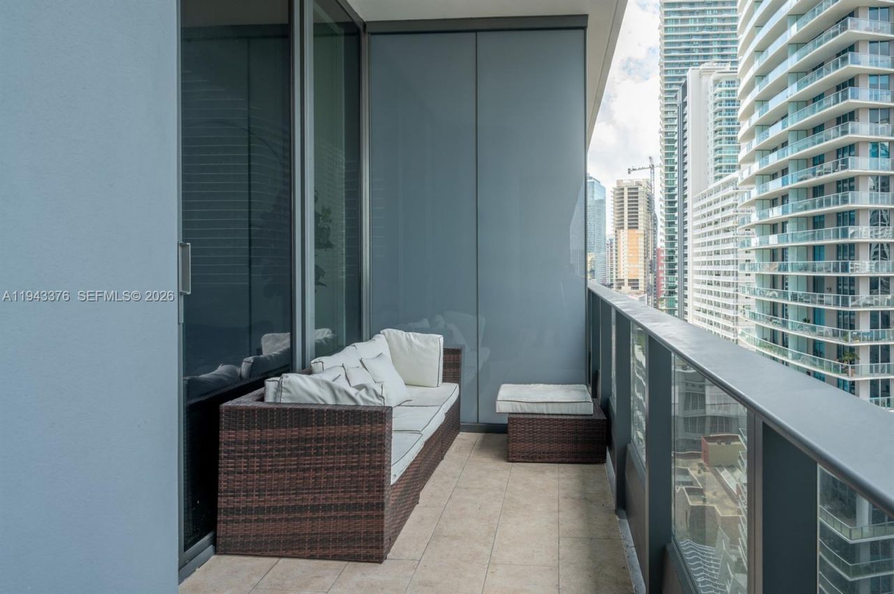 1000 Brickell Plz, Unit 1806, Miami, FL 33131 Photo