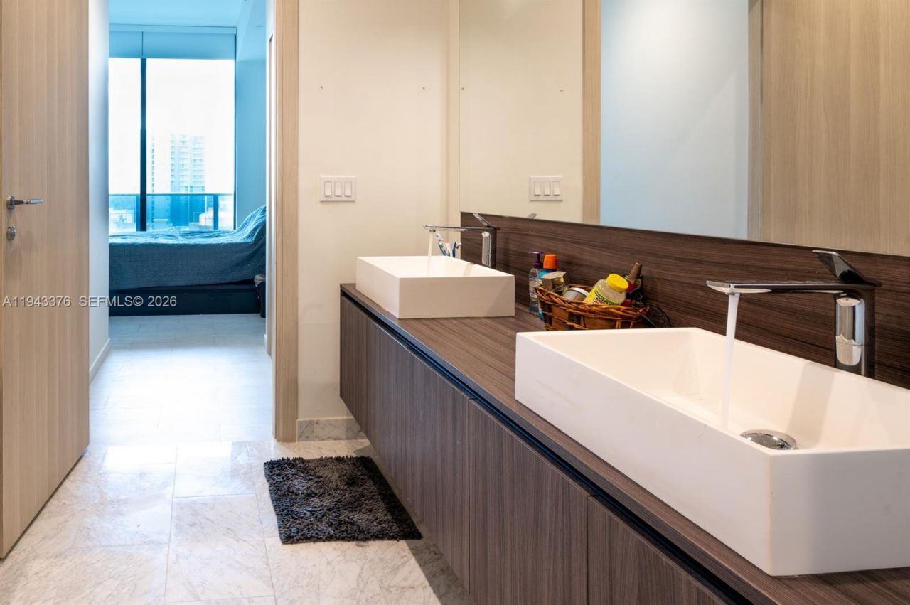 1000 Brickell Plz, Unit 1806, Miami, FL 33131 Photo