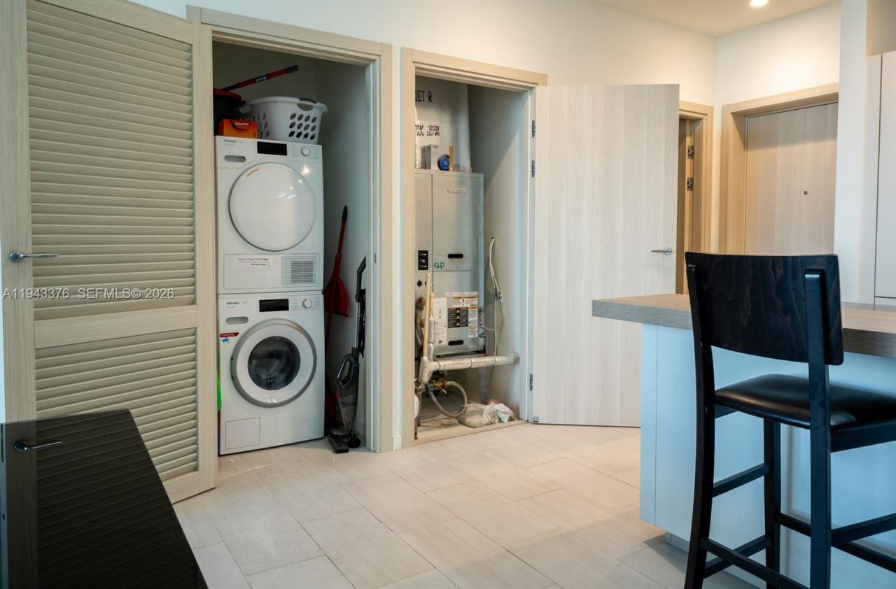 1000 Brickell Plz, Unit 1806, Miami, FL 33131 Photo