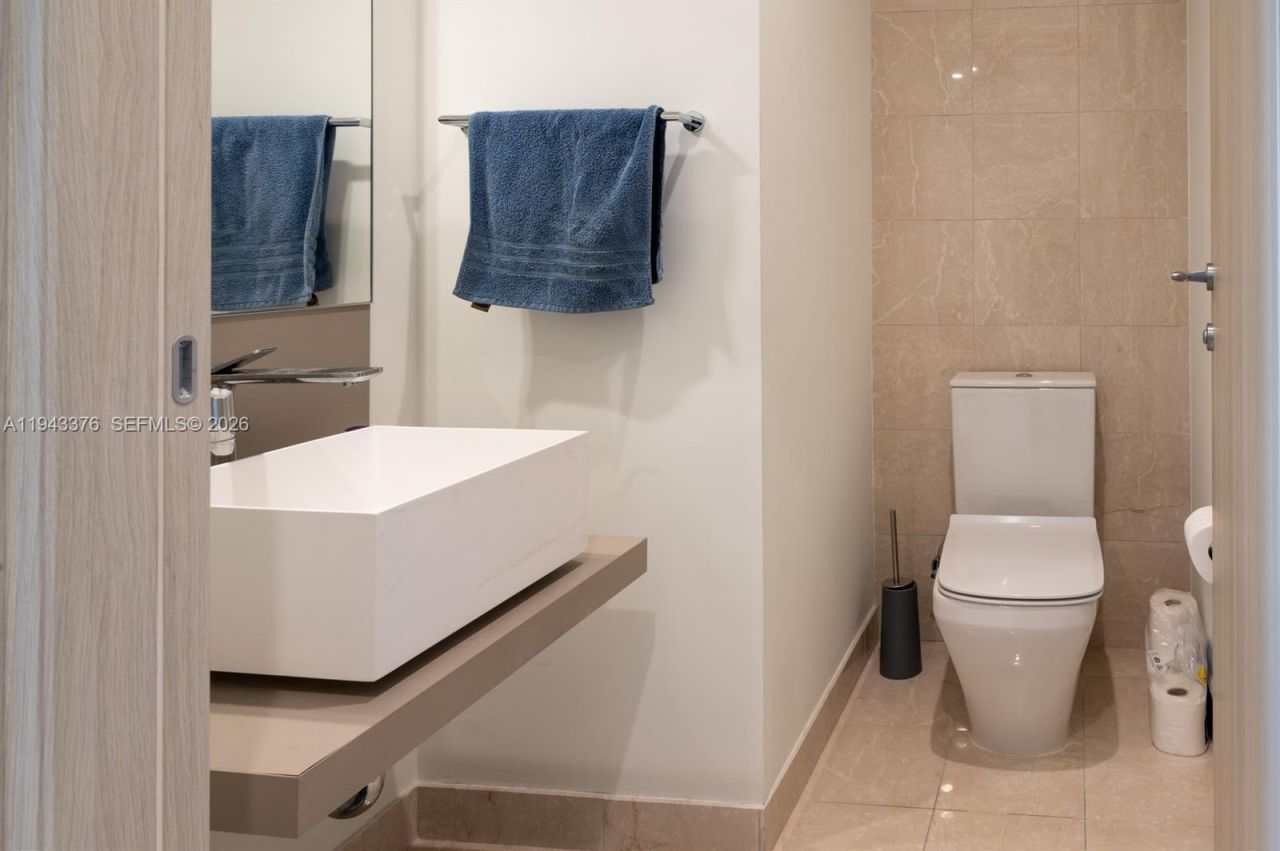 1000 Brickell Plz, Unit 1806, Miami, FL 33131 Photo