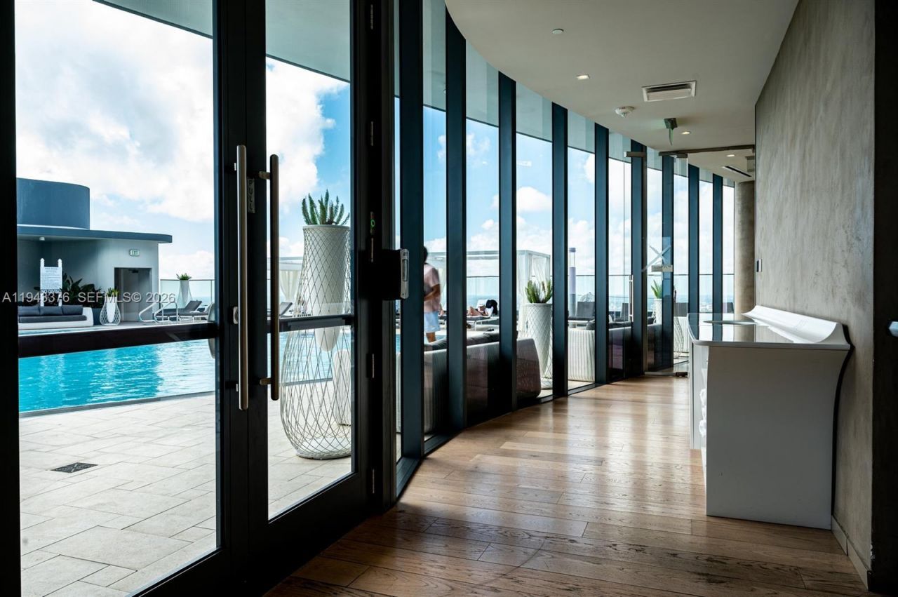 1000 Brickell Plz, Unit 1806, Miami, FL 33131 Photo