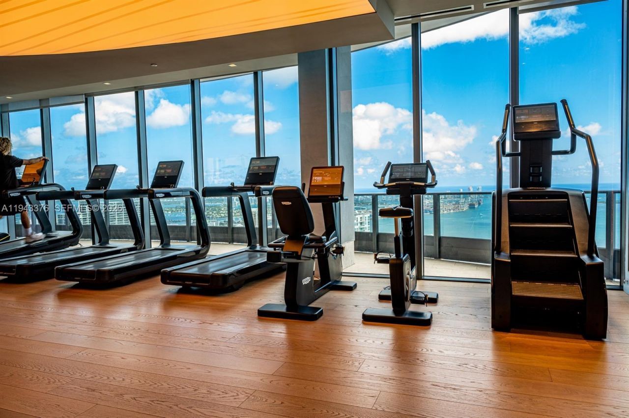 1000 Brickell Plz, Unit 1806, Miami, FL 33131 Photo