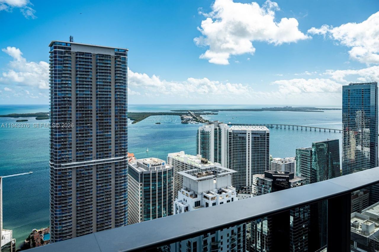 1000 Brickell Plz, Unit 1806, Miami, FL 33131 Photo
