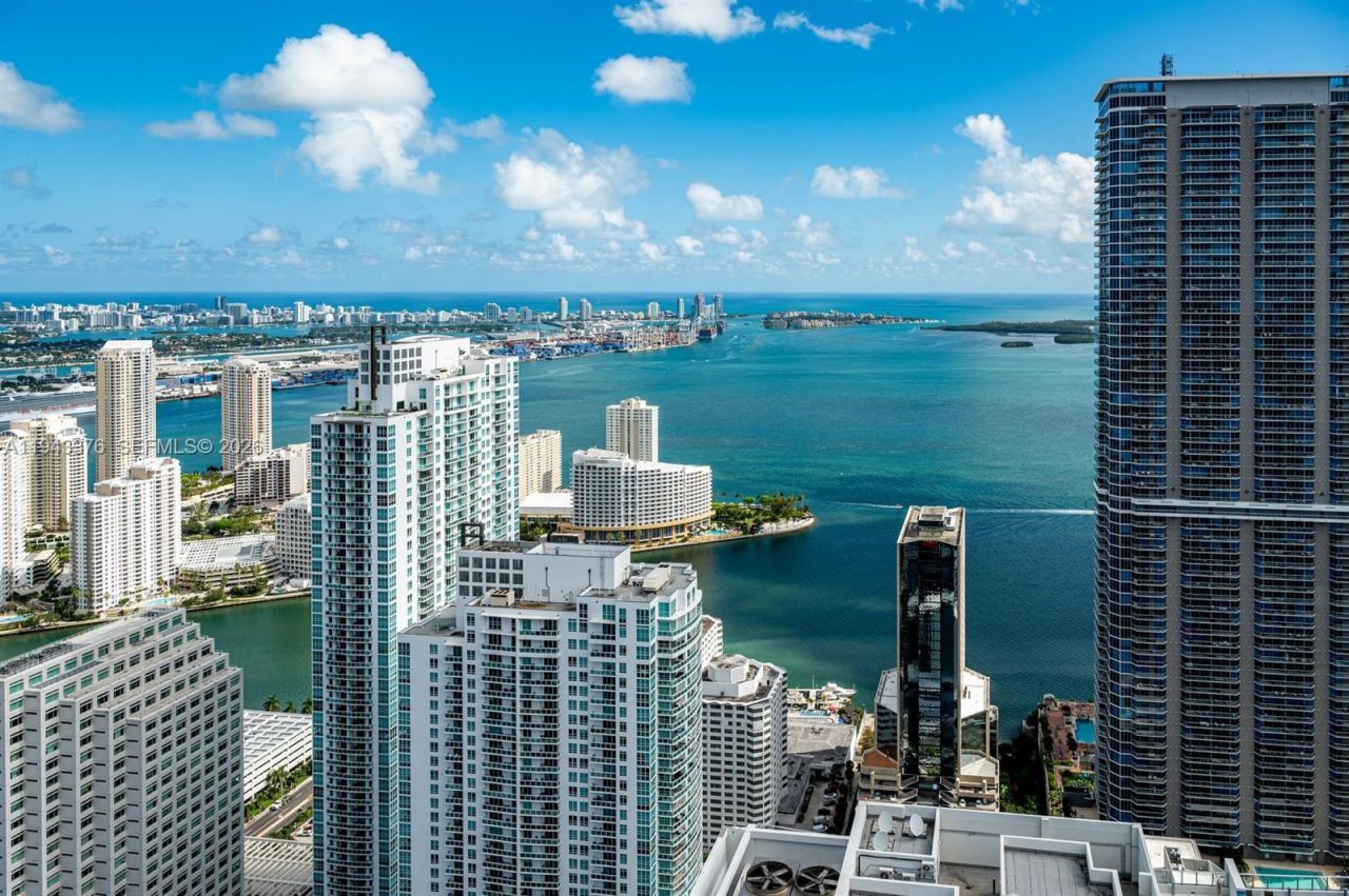 1000 Brickell Plz, Unit 1806, Miami, FL 33131 Photo