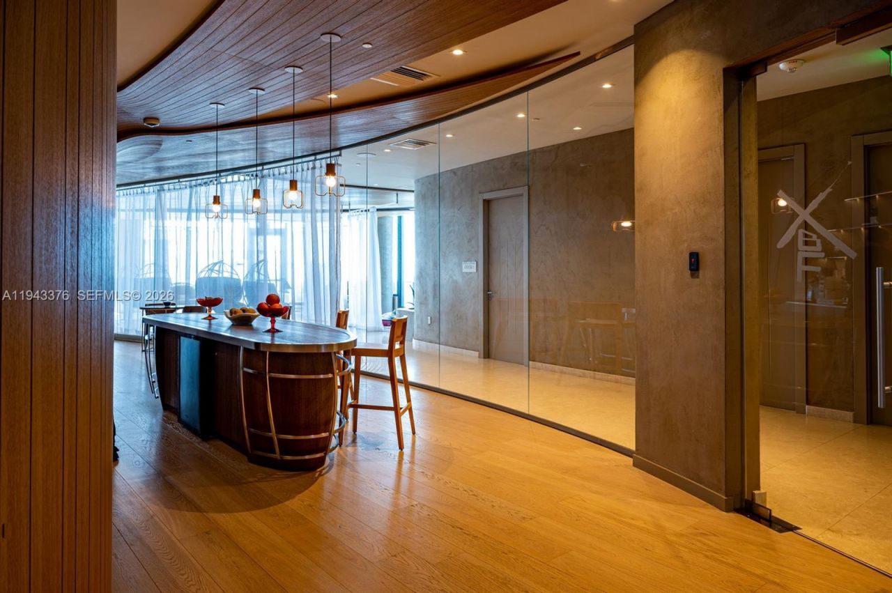 1000 Brickell Plz, Unit 1806, Miami, FL 33131 Photo