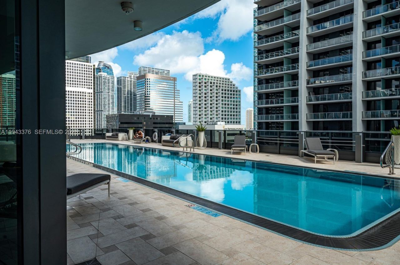 1000 Brickell Plz, Unit 1806, Miami, FL 33131 Photo