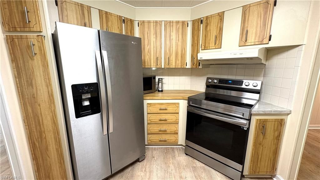 580 Winning Way, North Fort Myers, FL 33917 Photo