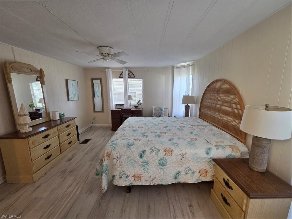580 Winning Way, North Fort Myers, FL 33917 Photo