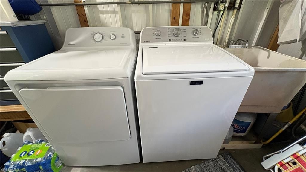 580 Winning Way, North Fort Myers, FL 33917 Photo