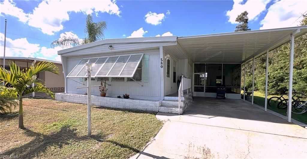 580 Winning Way, North Fort Myers, FL 33917 Photo
