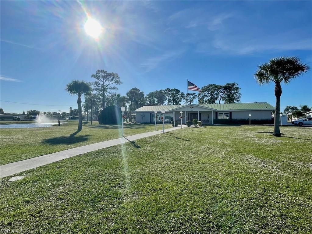 580 Winning Way, North Fort Myers, FL 33917 Photo
