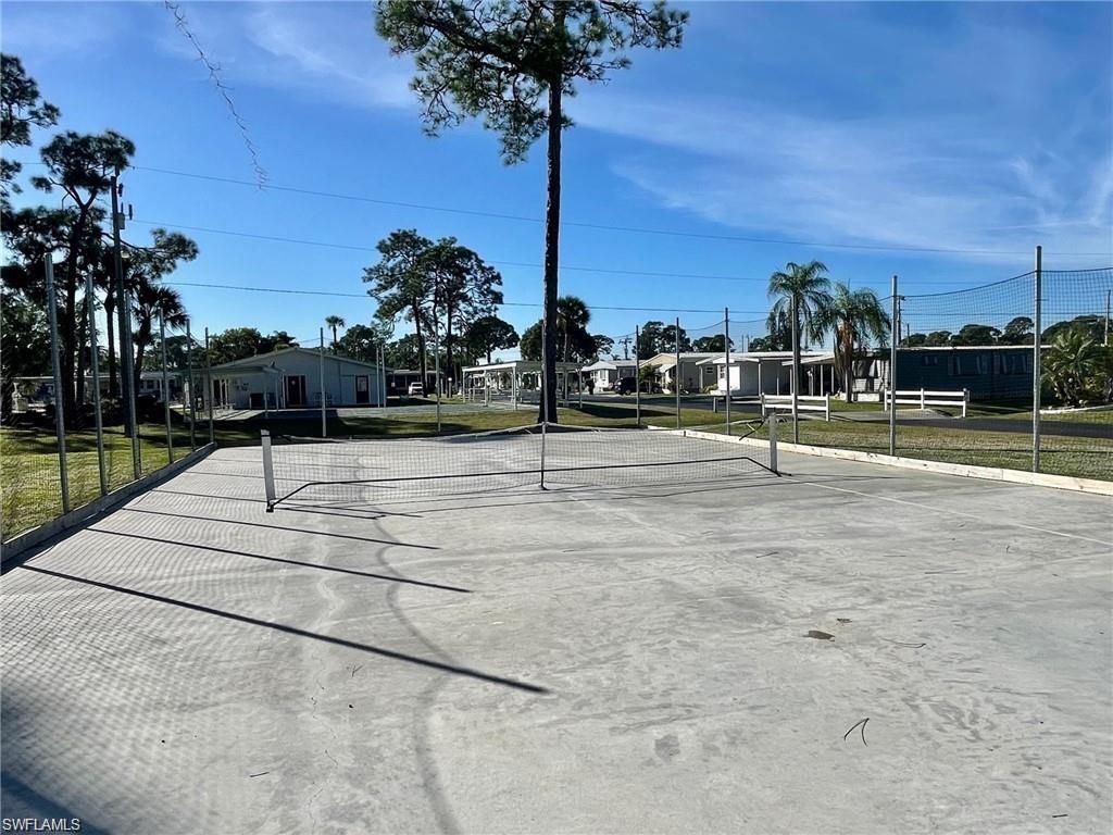 580 Winning Way, North Fort Myers, FL 33917 Photo
