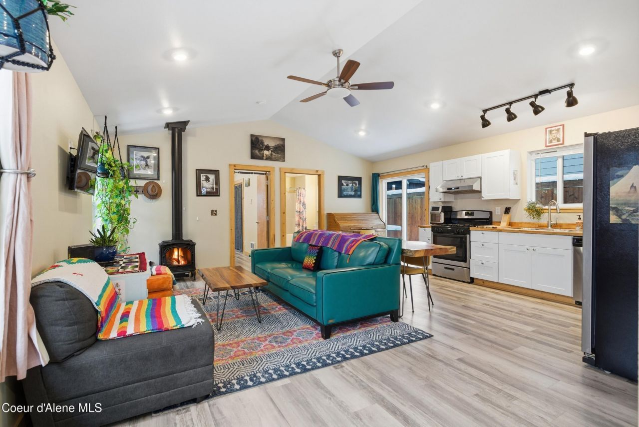 1210 Spruce St, Sandpoint, ID 83864 Main Photo