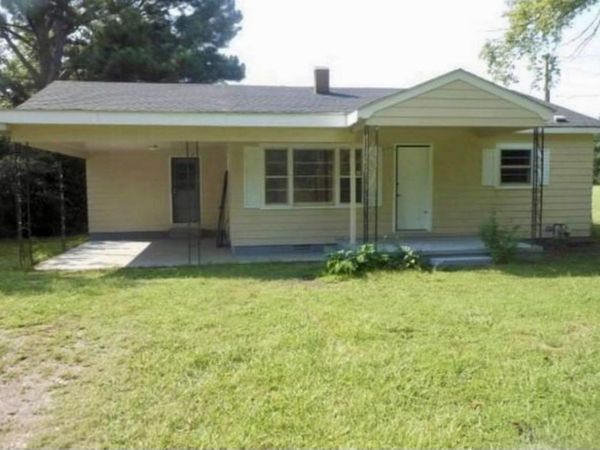 114 S PARKWAY AVE, Bethel Springs, TN 38315