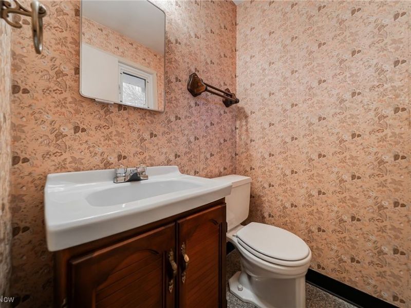 1195 Cordova Road, Mayfield Heights, OH 44124 Photo 12