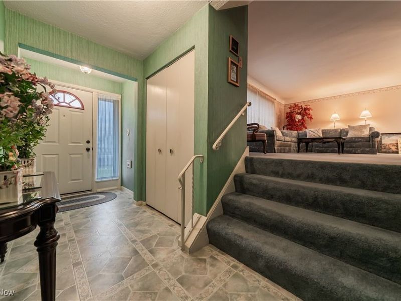 1195 Cordova Road, Mayfield Heights, OH 44124 Photo 3