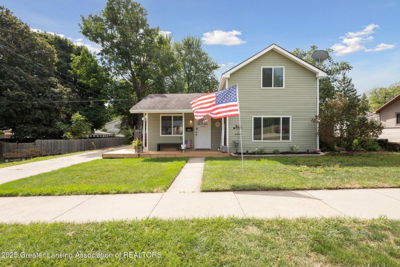 606 E Railroad Street, Saint Johns, MI 48879 Main Photo