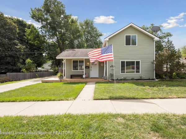 606 E Railroad Street, St. Johns, MI 48879