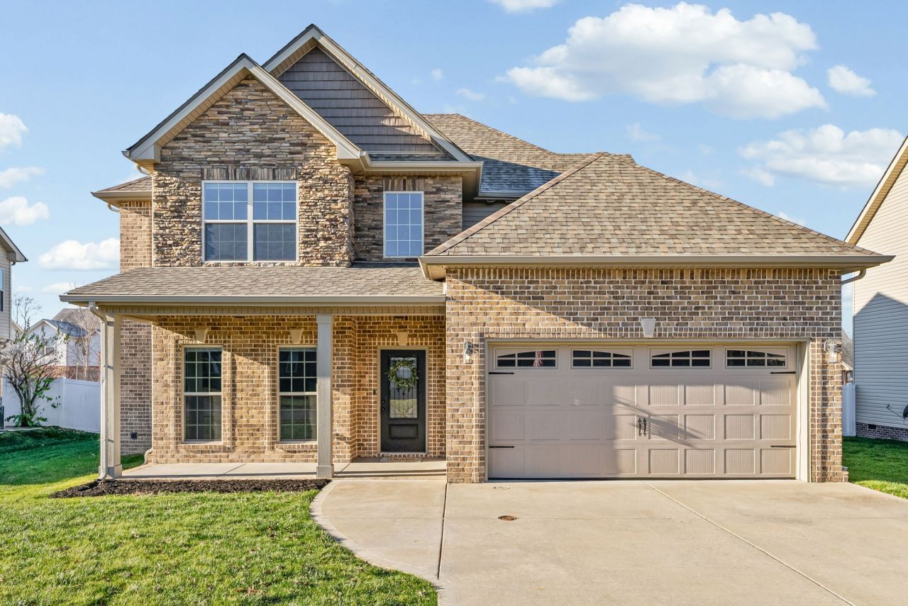 676 Richards Dr, Clarksville, TN 37043 Main Photo