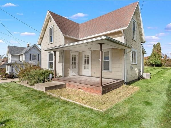 1001 Applegrove Street NW, North Canton, OH 44720