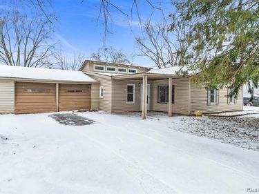 4734 Kempf Street, Waterford Twp, MI 48329