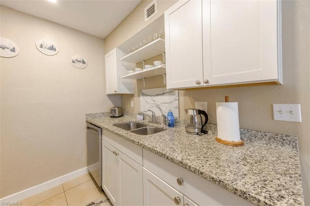 4605 Bayshore Dr., Unit G2, Naples, FL 34112 Photo