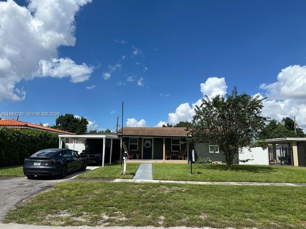 651 E 38th St, Hialeah, FL 33013