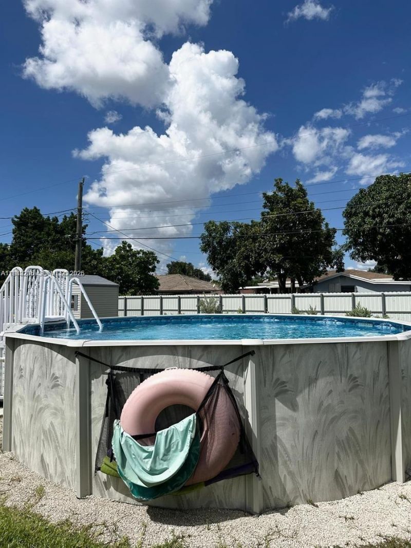 651 E 38th St, Hialeah, FL 33013 Photo