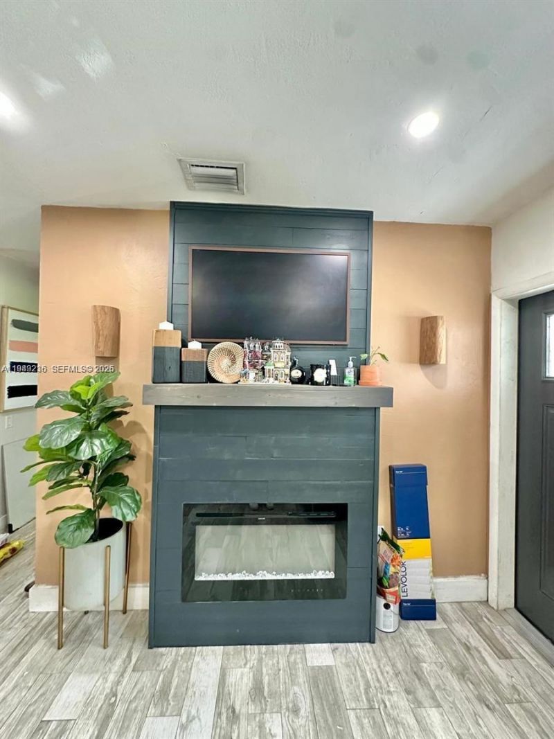 651 E 38th St, Hialeah, FL 33013 Photo