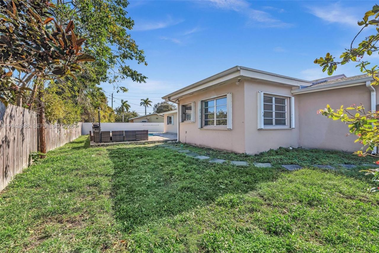 18715 SW 99th Rd , Cutler Bay, FL 33157 Photo