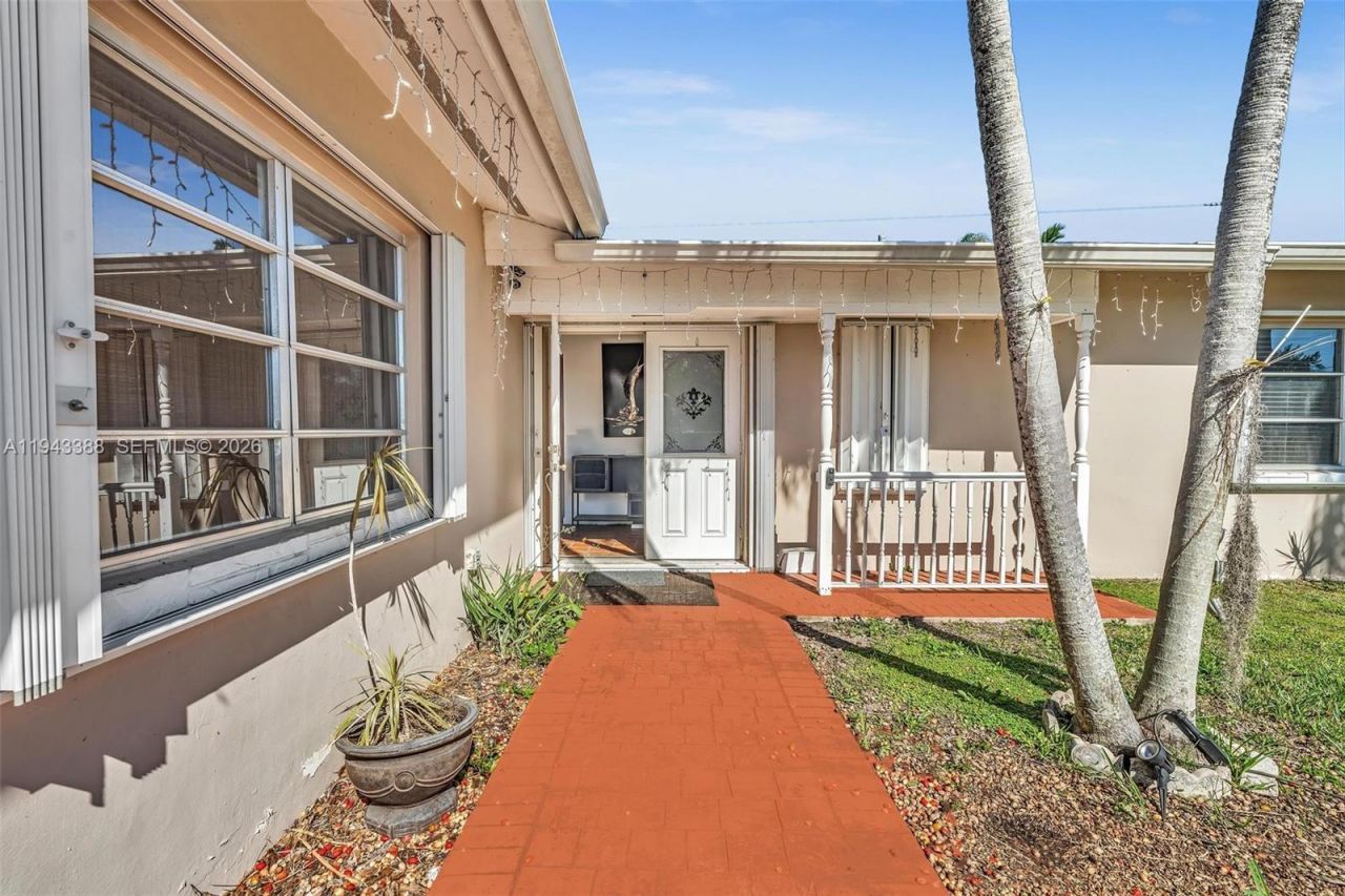 18715 SW 99th Rd , Cutler Bay, FL 33157 Photo