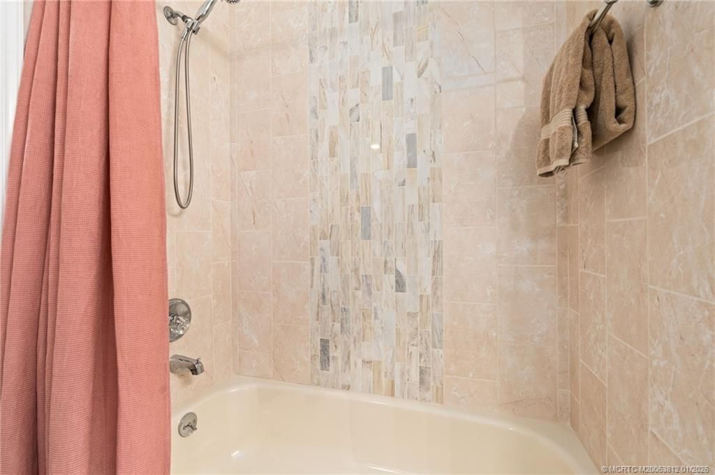 890 NE Sandalwood Place, Jensen Beach, FL 34957 Photo