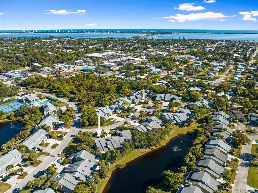 890 NE Sandalwood Place, Jensen Beach, FL 34957 Photo