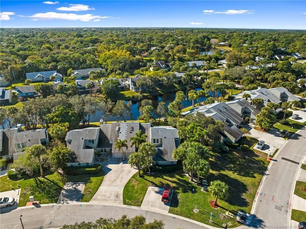 890 NE Sandalwood Place, Jensen Beach, FL 34957 Photo