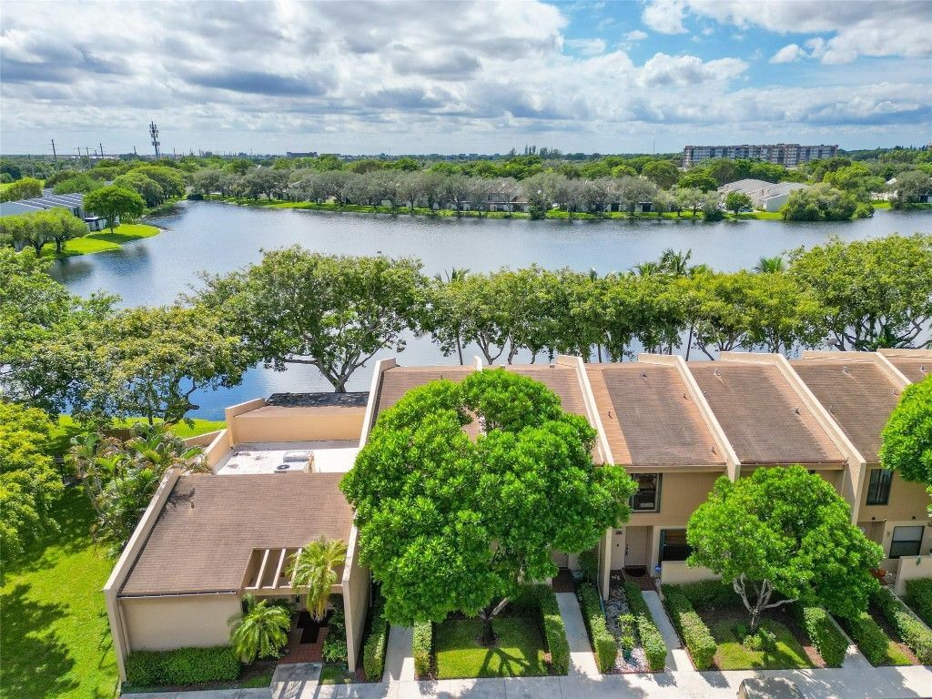 1424 NW 97th Terrace, Unit 280, Hollywood, FL 33024 Photo