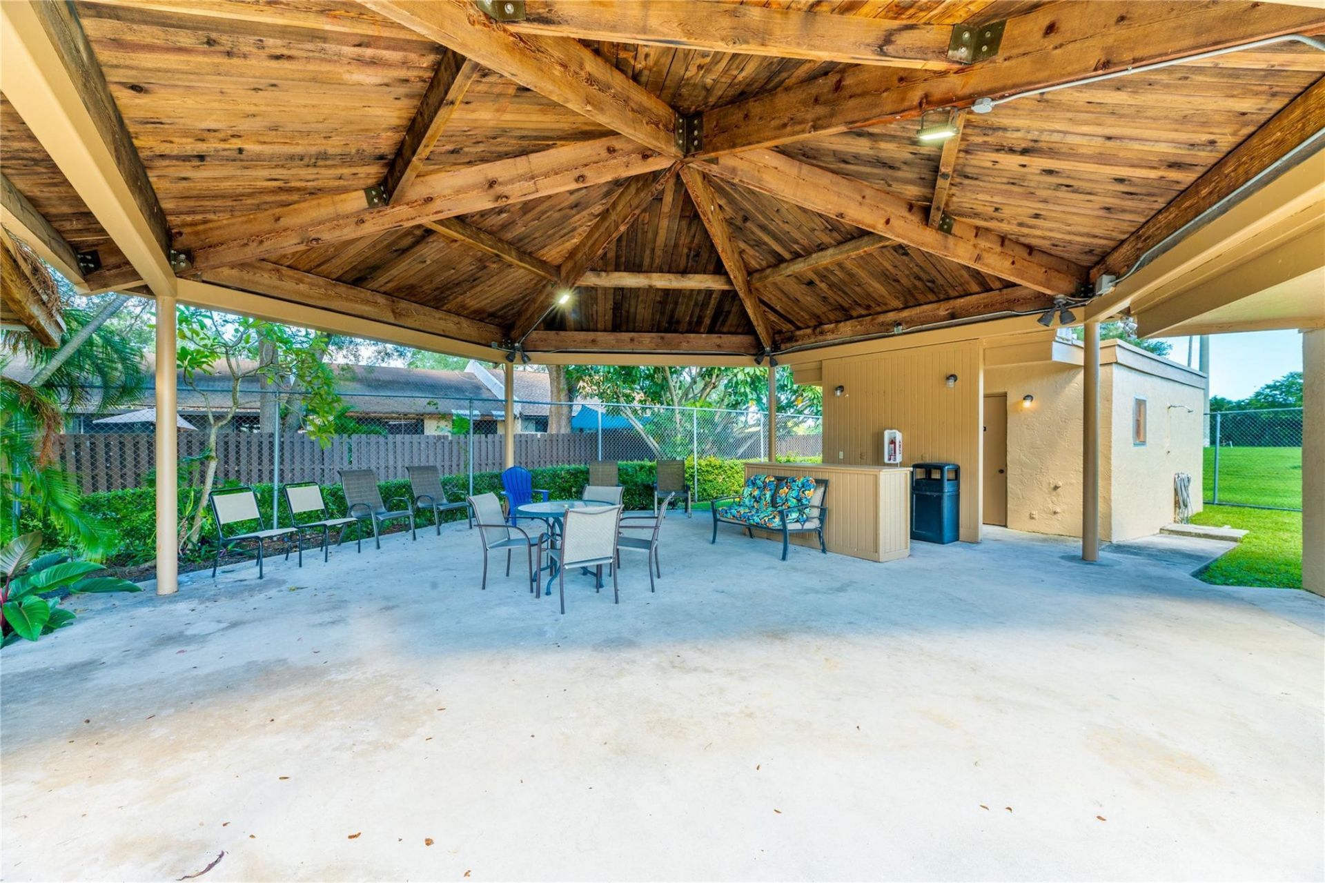 1424 NW 97th Terrace, Unit 280, Hollywood, FL 33024 Photo