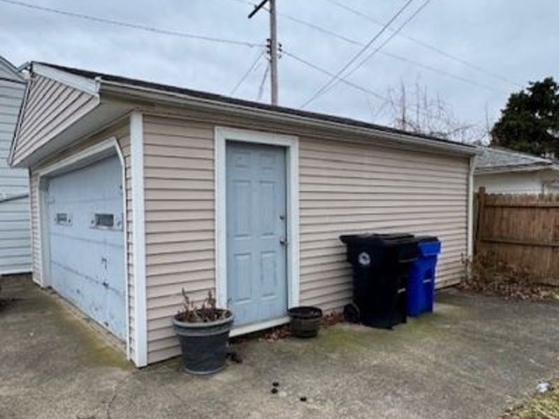 19612 Pawnee Avenue, Cleveland, OH 44119 Photo 4