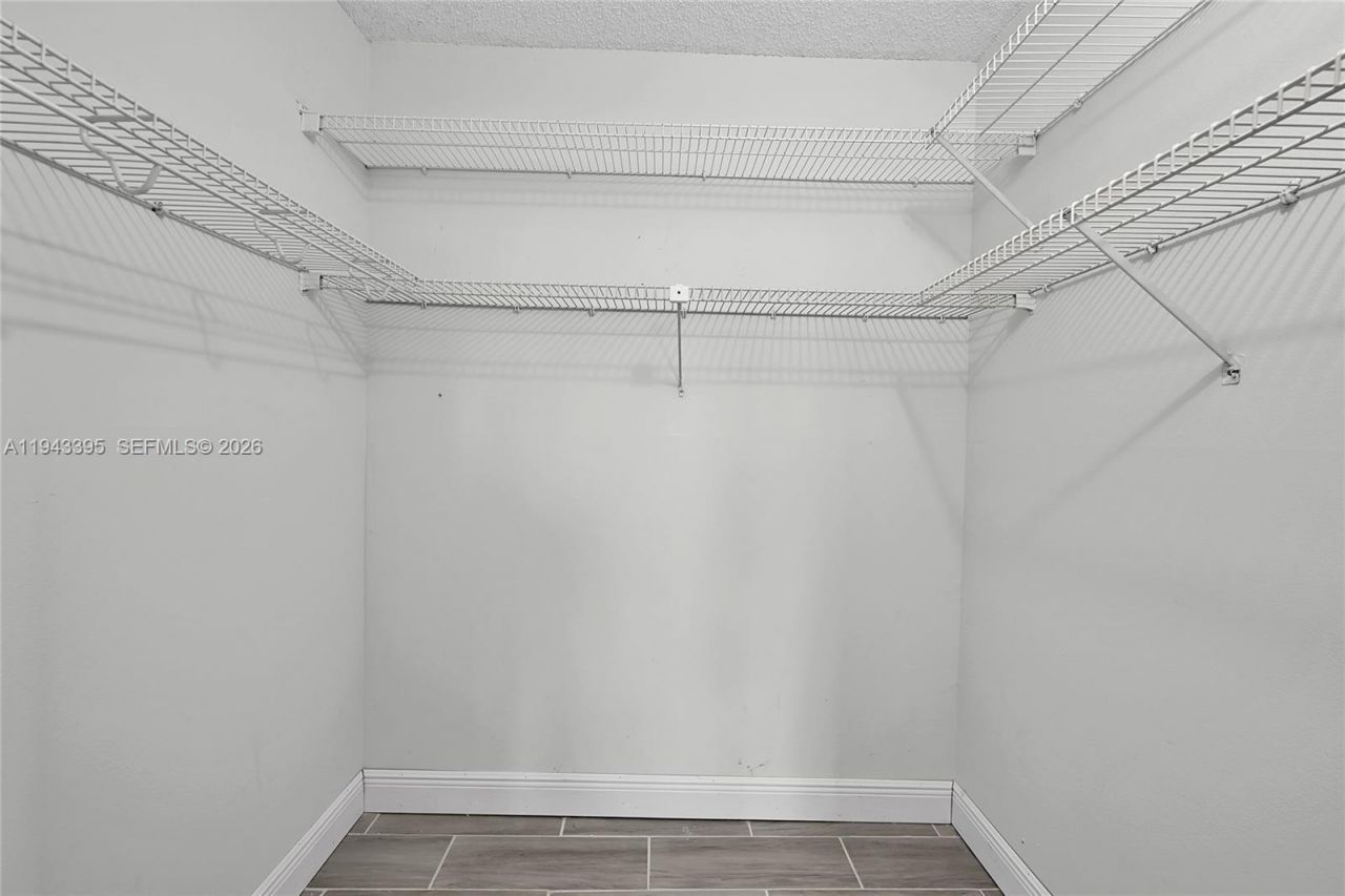 2850 Somerset Dr, Unit 105L, Lauderdale Lakes, FL 33311 Photo