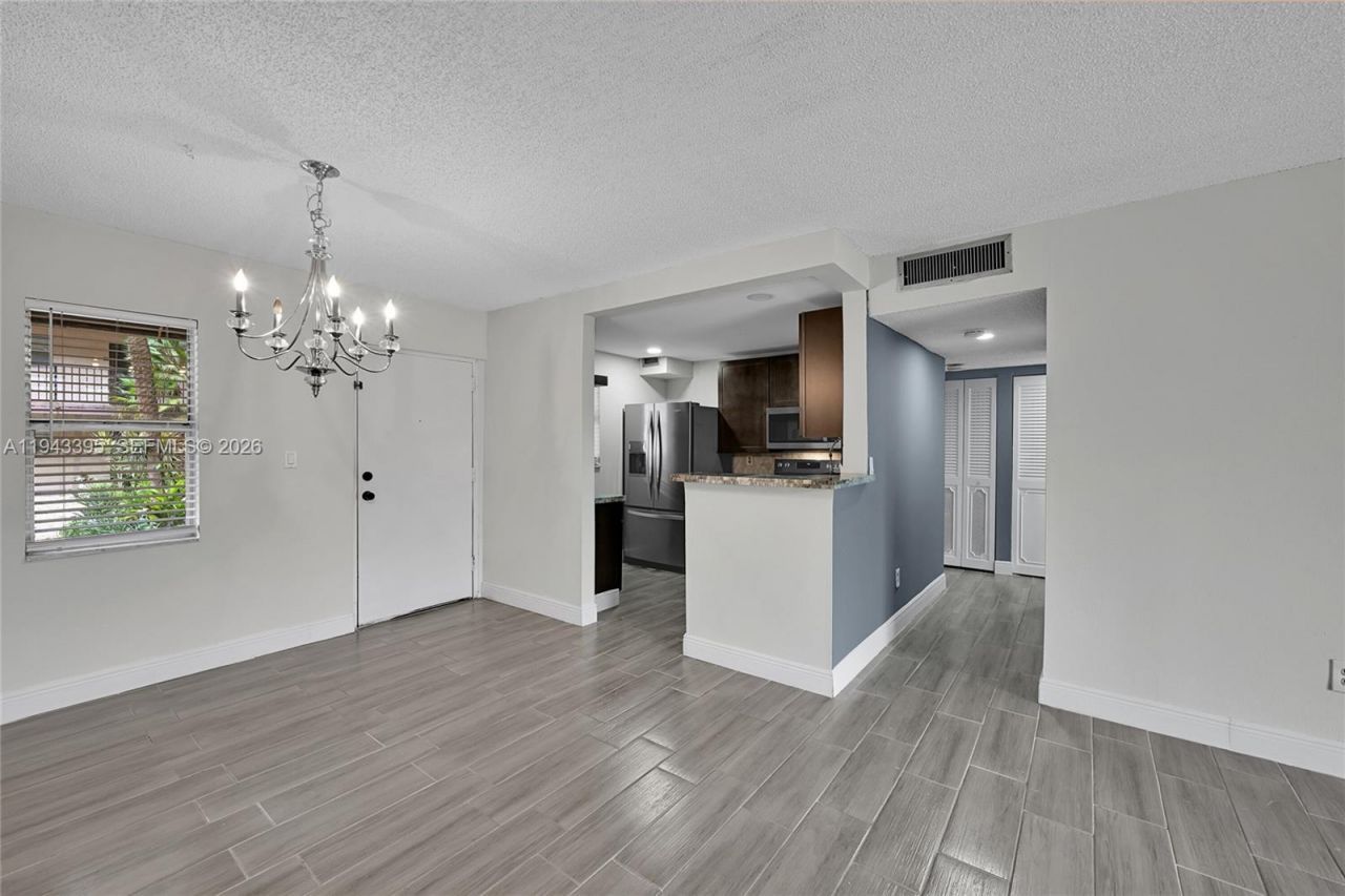 2850 Somerset Dr, Unit 105L, Lauderdale Lakes, FL 33311 Photo