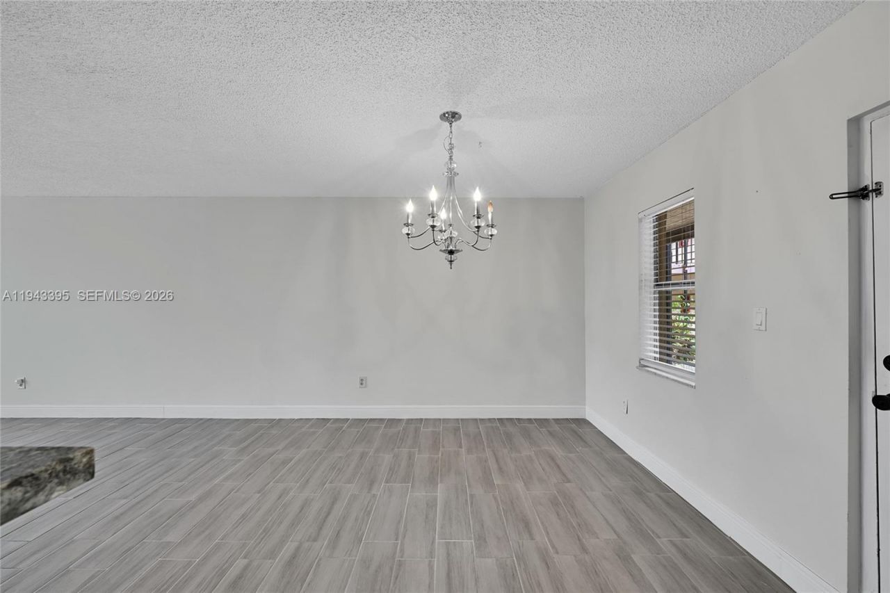 2850 Somerset Dr, Unit 105L, Lauderdale Lakes, FL 33311 Photo