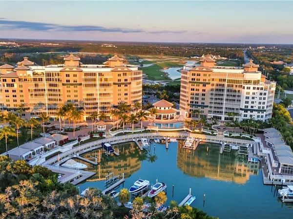 13675 Vanderbilt DR, Unit 605, NAPLES, FL 34110