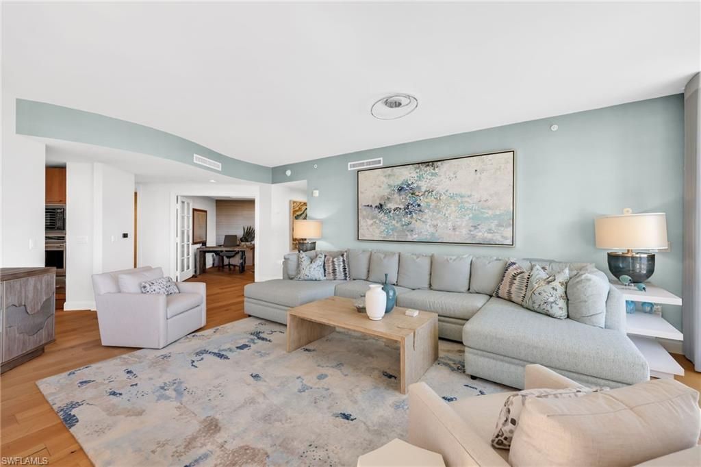 13675 Vanderbilt Dr, Unit 605, Naples, FL 34110 Photo