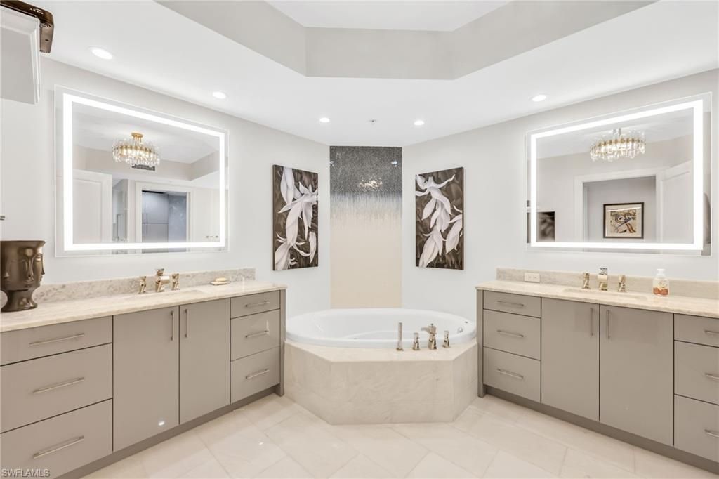 13675 Vanderbilt Dr, Unit 605, Naples, FL 34110 Photo