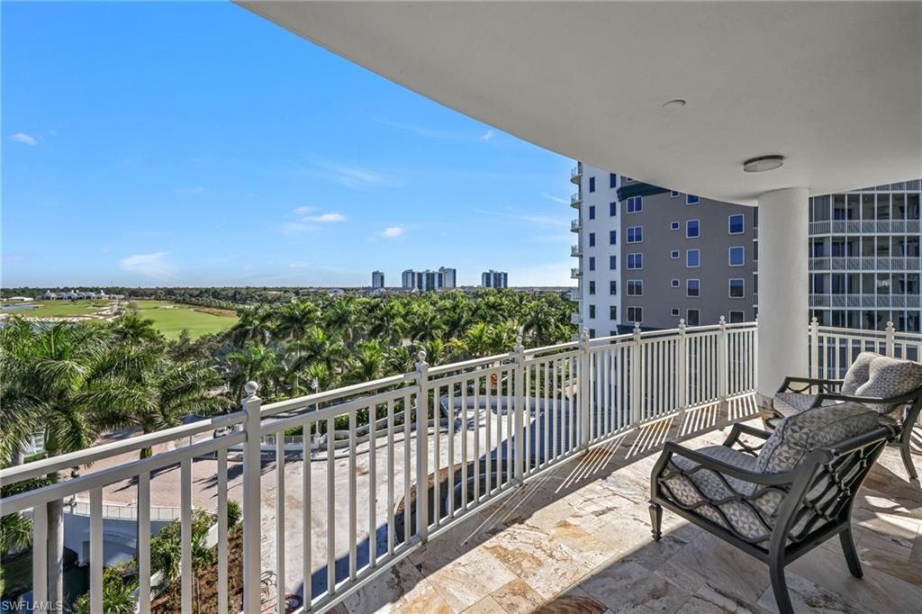 13675 Vanderbilt Dr, Unit 605, Naples, FL 34110 Photo