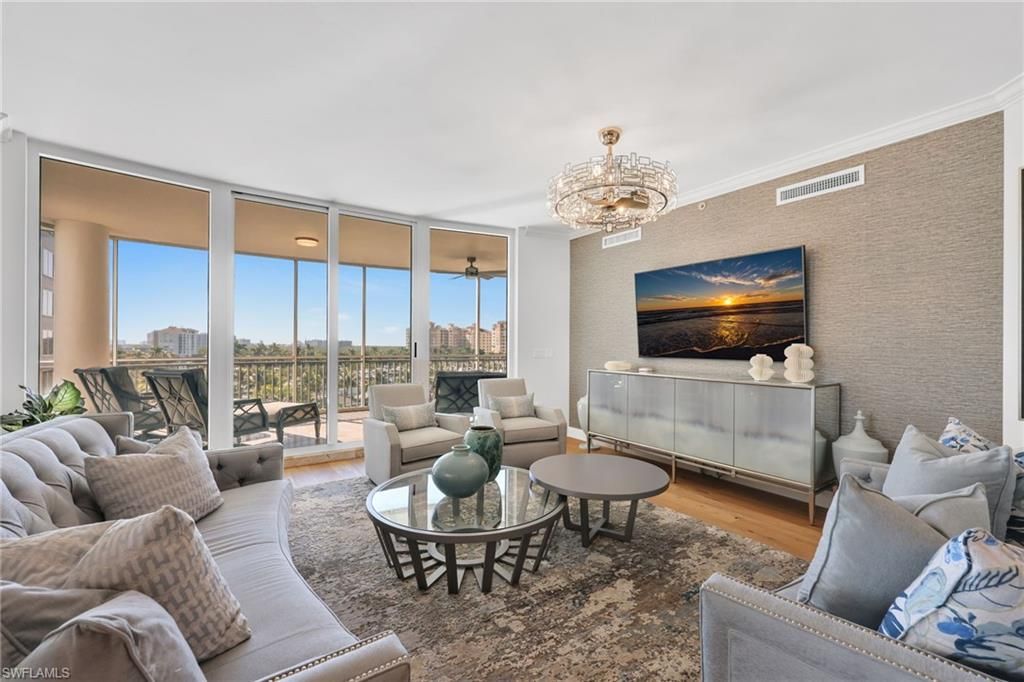 13675 Vanderbilt Dr, Unit 605, Naples, FL 34110 Photo