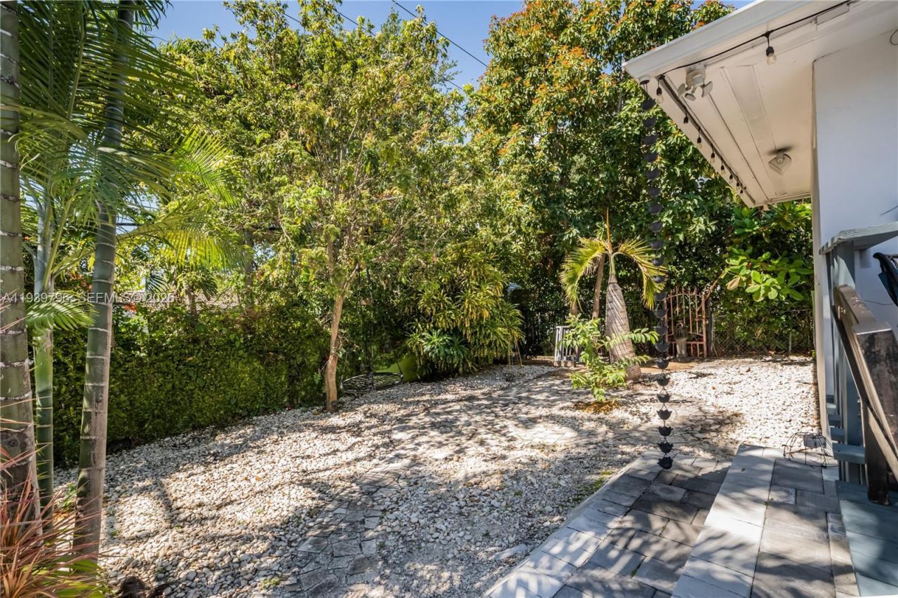 680 NE 81 Street, Miami, FL 33138 Photo