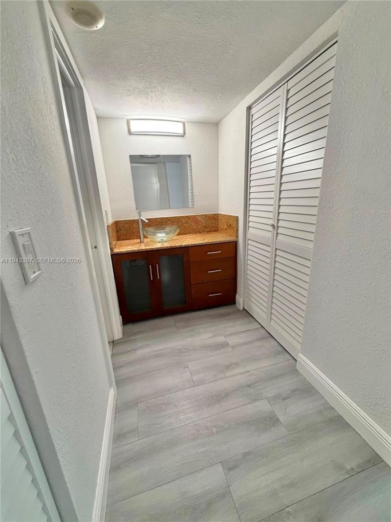 9273 Collins Ave, Unit 501, Surfside, FL 33154 Photo
